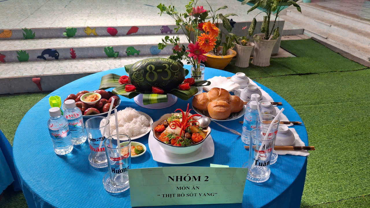 ĂN