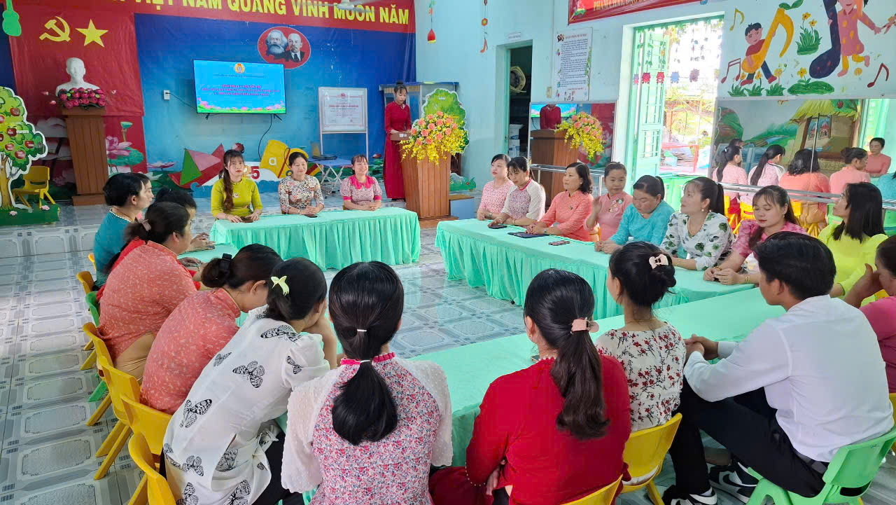 HỌP