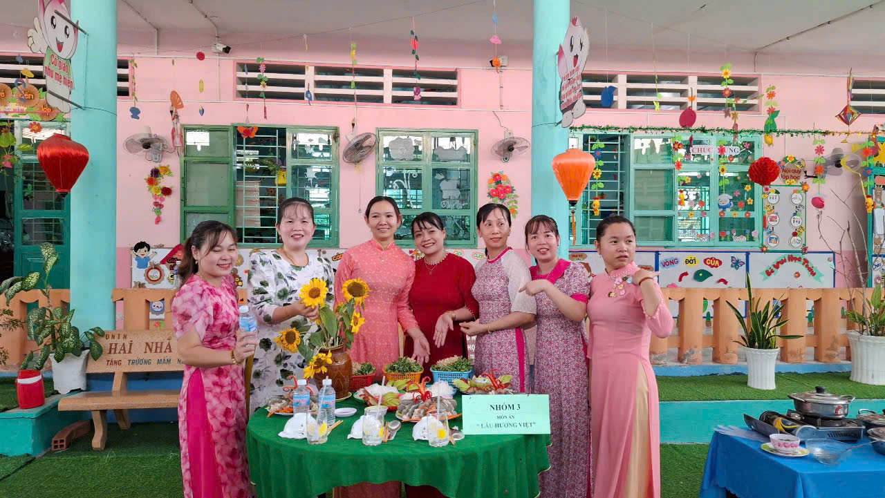 HUỲNH