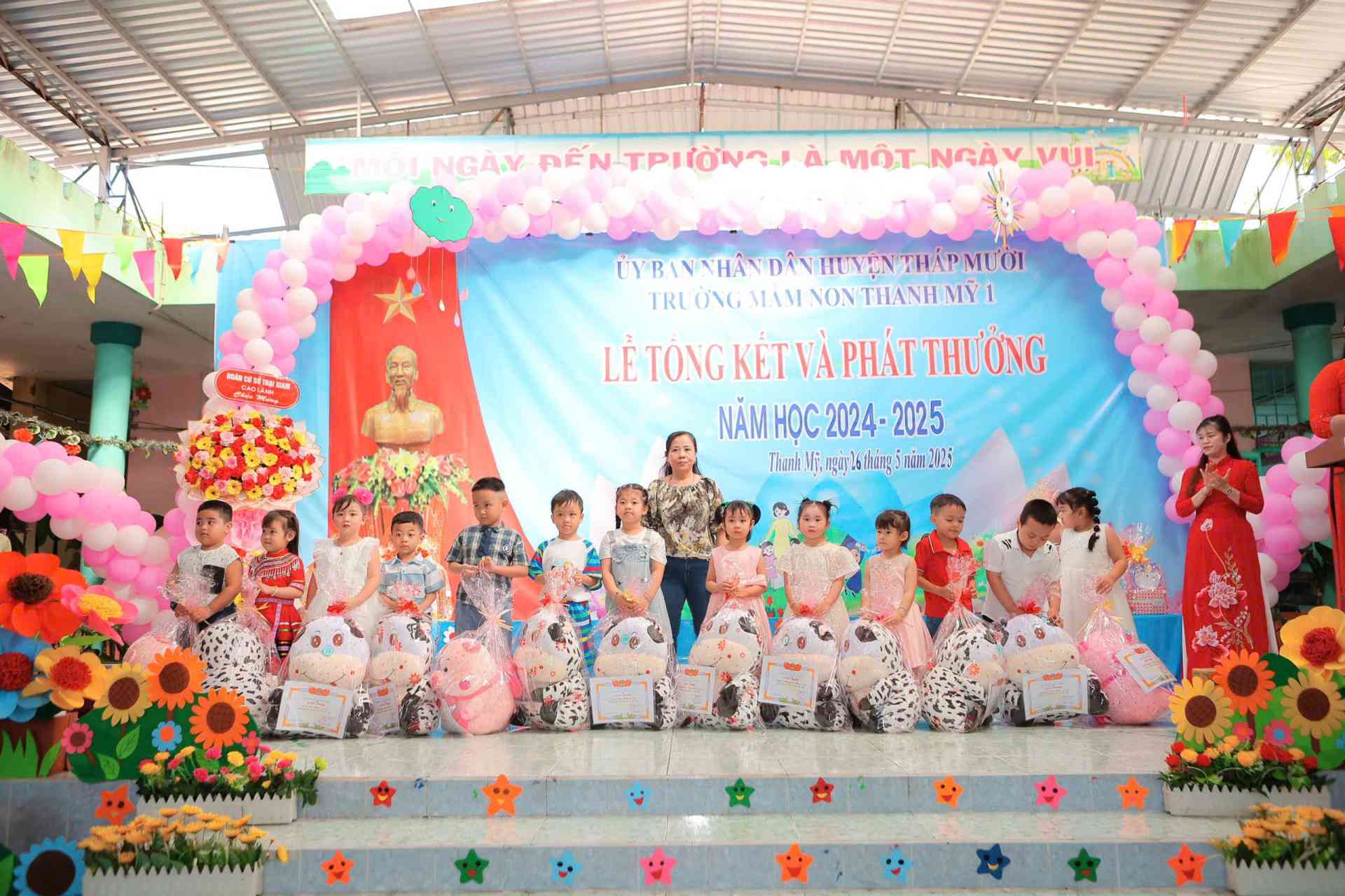 13, xuât sắc