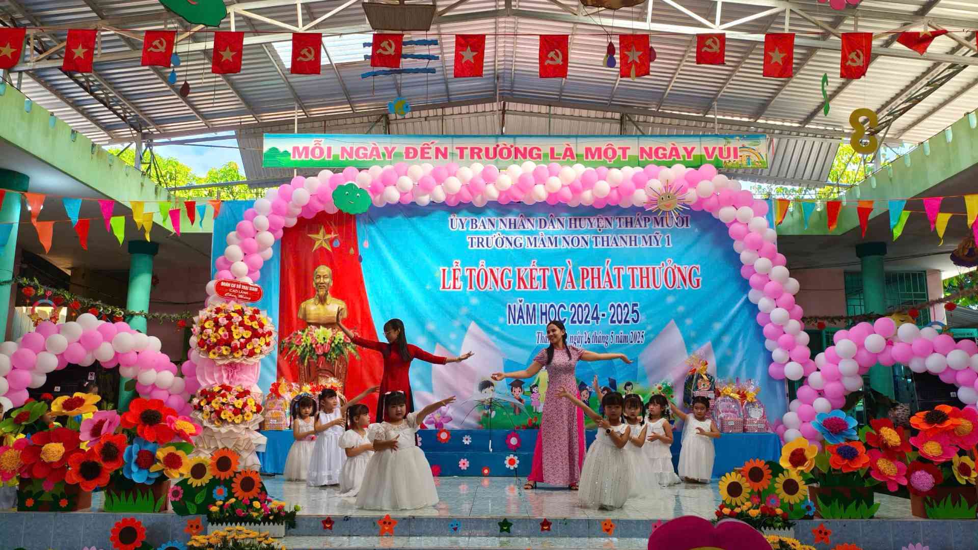 4. Văn nghệ