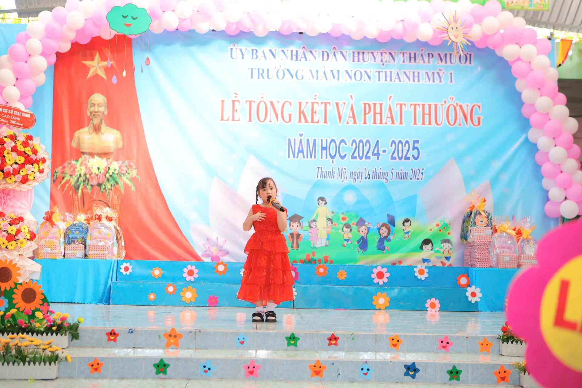 9. Trẻ phát biểu